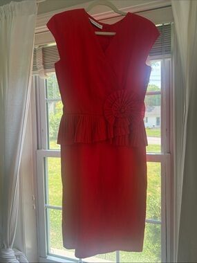 Albert Nipon Red Linen Pleated Peplum Sheath Dress with Rosette